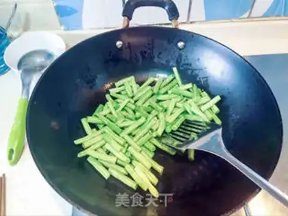 Make Steamed halogen noodles step 4