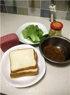 Make Meat and ham sandwich step 0