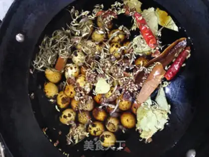 Make Cook quail eggs step 1