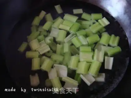 Make Celery with peanuts step 4