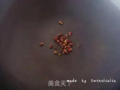Make Celery with peanuts step 5