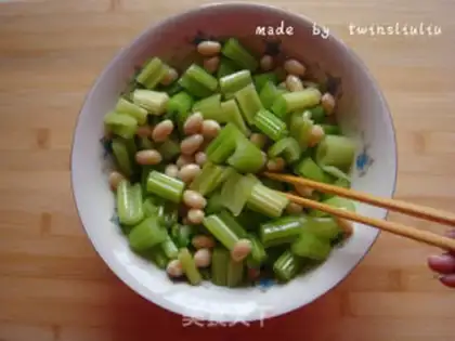 Make Celery with peanuts step 10