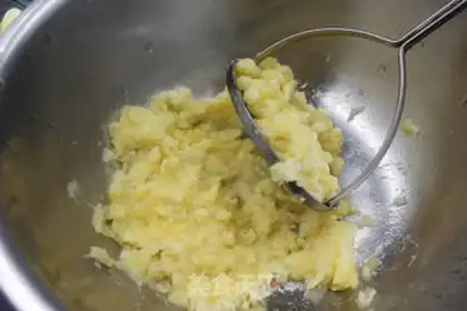 Make Banana cream waffles step 1