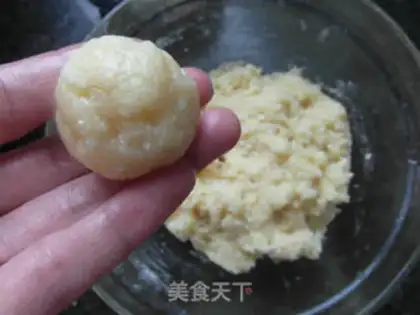 Make Coconut ball step 3