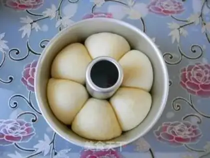 Make Flower bread step 6