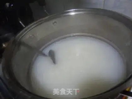 Make Lily Lotus Porridge step 1