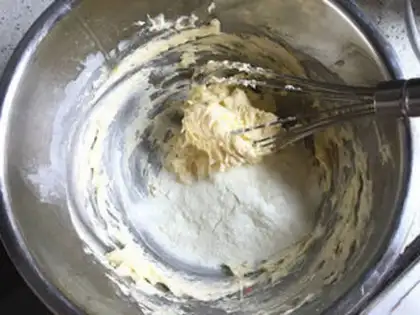 Make Leaf bread step 5