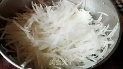 Make ♪ ♪ The radish silkball soup ♪ step 0