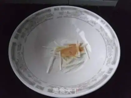 Make Onion noodles step 0