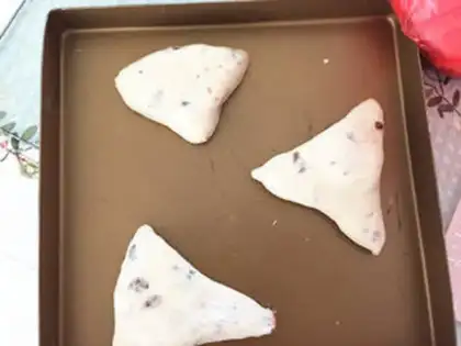 Make Leaf bread step 13