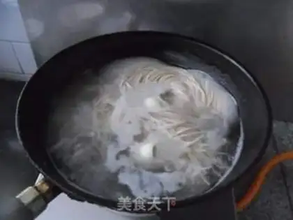Make Onion noodles step 2