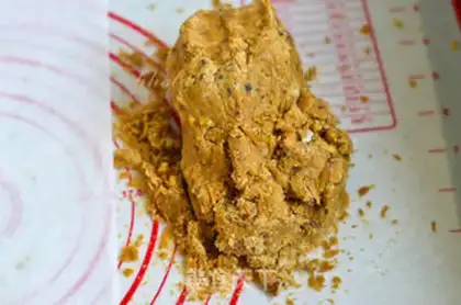 Make walnut red sugar cookies step 4