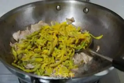 Make Scrawny and yellow florist step 4