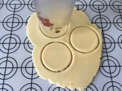Make Cat claw cookies step 7