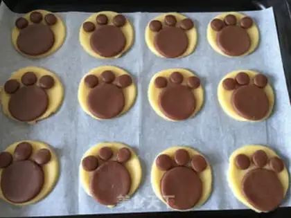 Make Cat claw cookies step 8