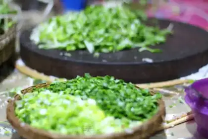 Make Spring rolls step 4