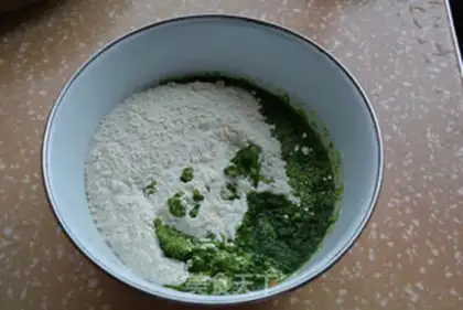 Make Emerald hand noodles step 2