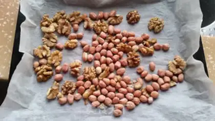 Make Pumpkin peanut walnut soup step 0