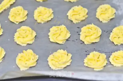 Make Vanilla cookies step 7