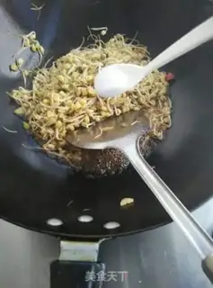 Make The green bean sprouts step 7