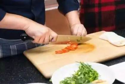 Make Thai curry crab step 1