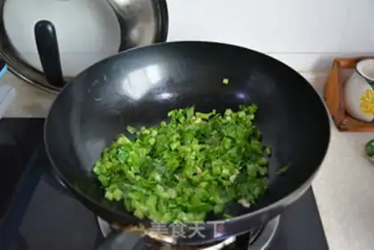 Make Shrimp skin mustard step 1