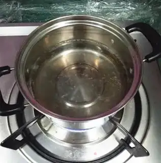 Make Apple roses step 3
