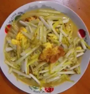 Make Garlic fried eggs step 3