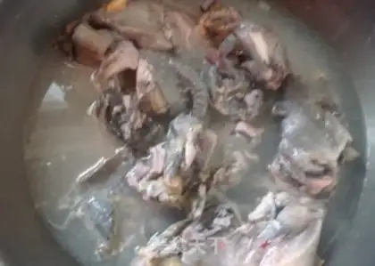 Make Chicken soup with yellow flowers step 2