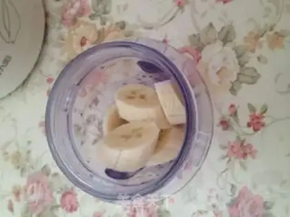 Make Baby eats banana mud step 0