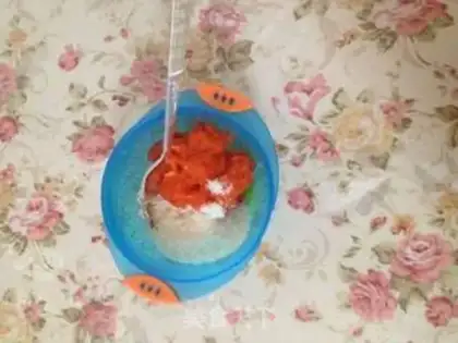 Make Baby eats carrot mud step 2