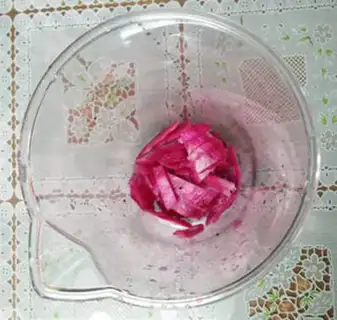 Make Flaming Dragon Skin roses step 2