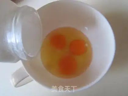 Make Tomatoes, mushrooms, eggs step 1