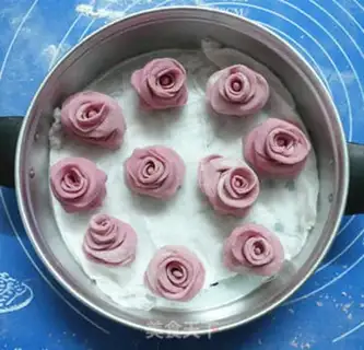 Make Flaming Dragon Skin roses step 14