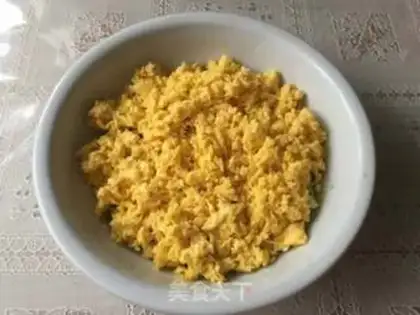 Make cucumber egg dumplings step 1