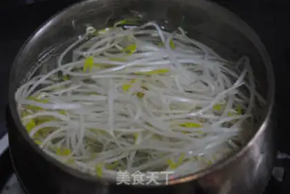 Make Cold bean sprouts step 2