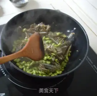 Make Crab burning beans step 4