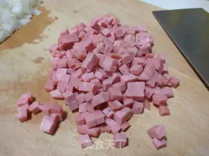 Make Onion ham and marfin step 1