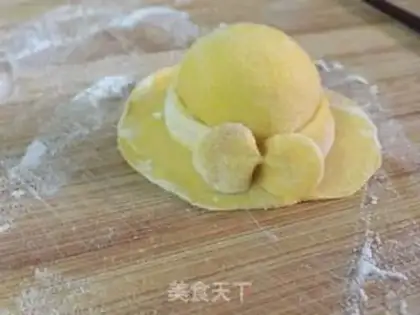 Make Straw hat pumpkin buns step 4