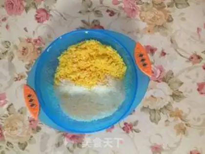Make The baby eats eggnog powder step 2