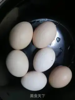 Make Onions, fried eggs step 0