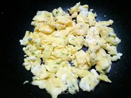 Make Onions, fried eggs step 4