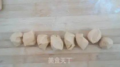 Make Pumpkin rose bread step 13