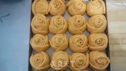 Make Pumpkin rose bread step 22