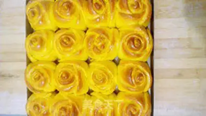 Make Pumpkin rose bread step 24