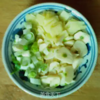Make Garlic sprouts and bouquets step 3