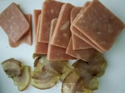 Make Ham and shrimp pizza step 6