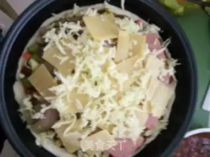 Make Ham and shrimp pizza step 17