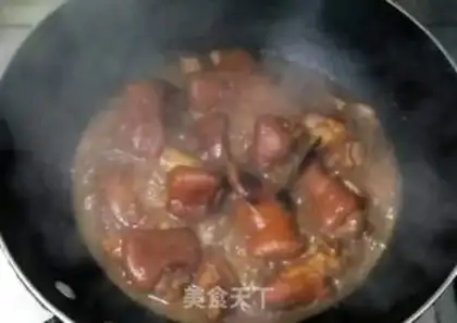 Make Soy pig hoofs step 3