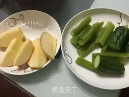 Make Celery cucumber apple juice step 5